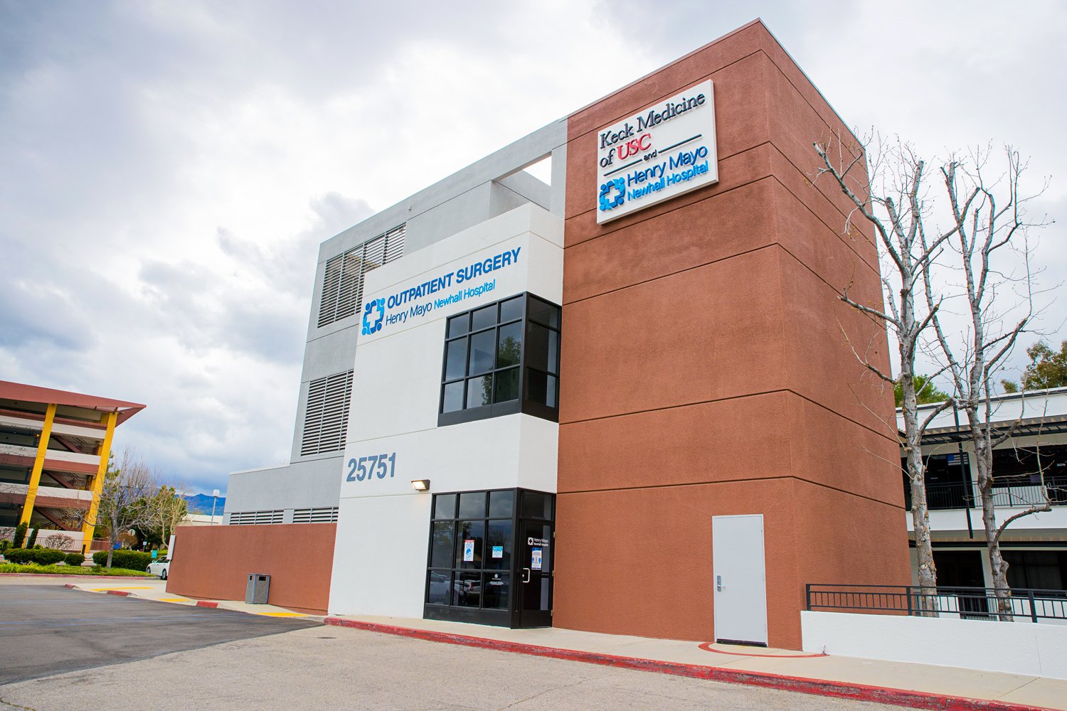 Henry Mayo Newhall Hospital Outpatient Surgery